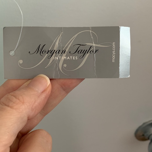 Gorgeous night dress - Picture 3 of 3